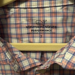 EUC Vineyard Vines button down. Worn only for pictures.